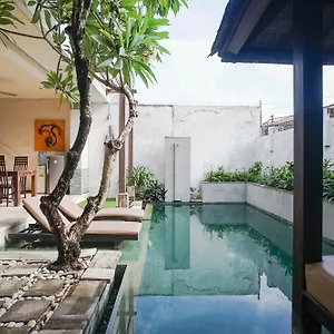 queen-rose-villa-and-spa.ubudhotelsnow.com/